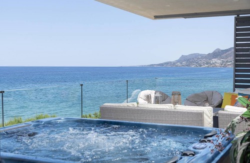 Koutsouras House | 450 m² House ∙ 10 bedrooms ∙ 24 guests