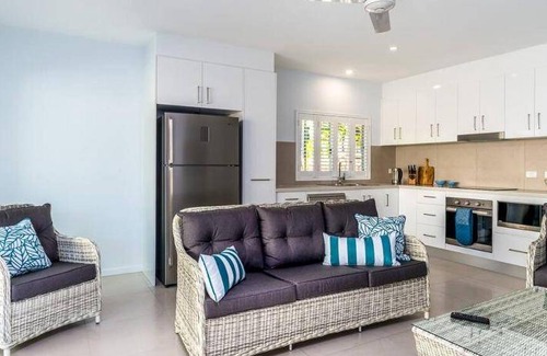 Palm Cove Villa | 450 m² Villa ∙ 8 bedrooms ∙ 16 guests