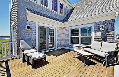 Pine Point House | 455 m² House ∙ 5 bedrooms ∙ 12 guests