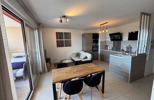 Grand Sud Apartment | 45m2 T2 apartment with large terrace overlooking Sainte Victoire