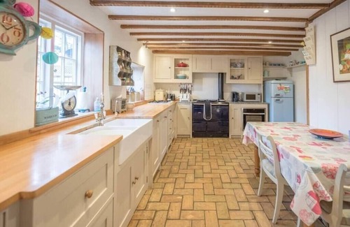 Woodbridge House | 46 Ivy Cottage, Easton