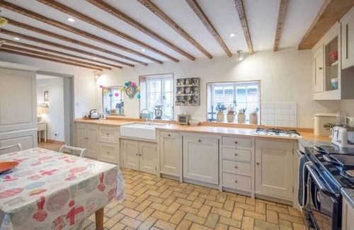 Woodbridge House | 46 Ivy Cottage, Easton