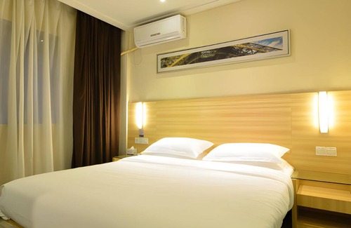 Wuchang Hotel | 46 m² Hotel ∙ 2 bedrooms ∙ 127 guests