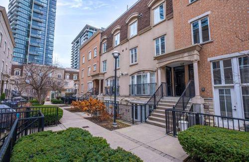 King West Village Apartment | 46 m² Serviced apartment ∙ 4 guests