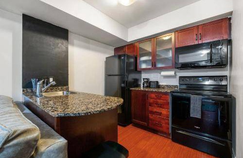 King West Village Apartment | 46 m² Serviced apartment ∙ 4 guests