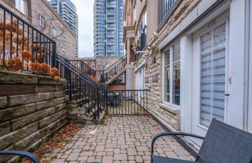 King West Village Apartment | 46 m² Serviced apartment ∙ 4 guests