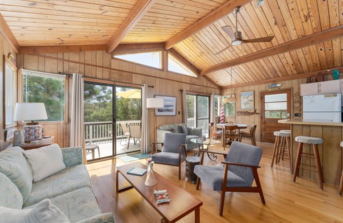 Southern Shores House | 4607 - Bayberry Cottage: A charming 3-bed 2-bath retreat in Southern Shores, NC, private pool