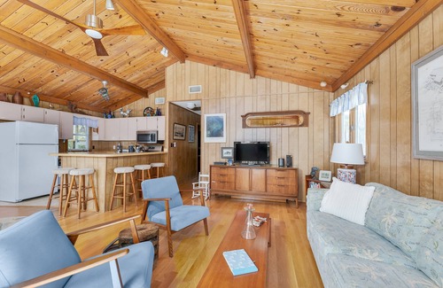 Southern Shores House | 4607 - Bayberry Cottage: A charming 3-bed 2-bath retreat in Southern Shores, NC, private pool