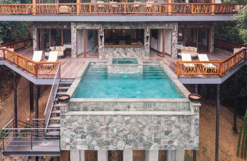 Good Living Camp Villa | 465 m² Villa ∙ 3 bedrooms ∙ 6 guests