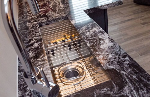 Brockville Hotel | 48 King West Boutique Hotel