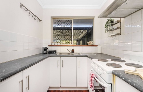 Bassendean Villa | 4B Bassendean Beauty Sleeps 3