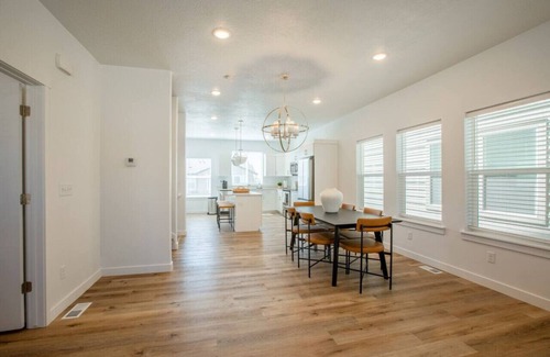 American Fork House | 4BD Luxury Ski Home | American Fork