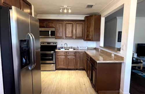 Buena Vista House | 4Bed/2Bath Design-District Home W/Huge Patio & BBQ
