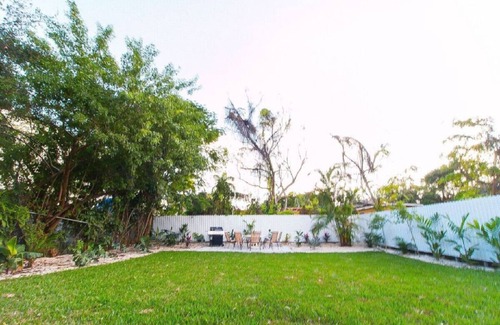 Buena Vista House | 4Bed/2Bath Design-District Home W/Huge Patio & BBQ