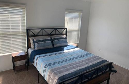Decker Prairie House | 4Bed 2Bath Entire Home