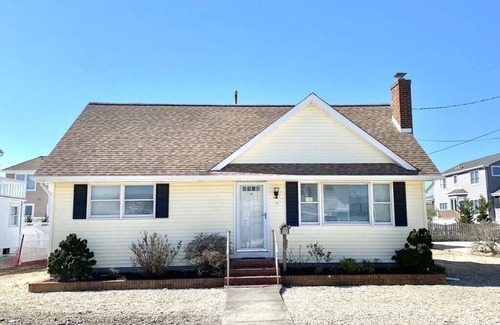 North Beach Haven House | 4BED/3BA Ocean block w/Heat Pool Outdr Bar & Kitchen Rec Room Bayview sleeps 11