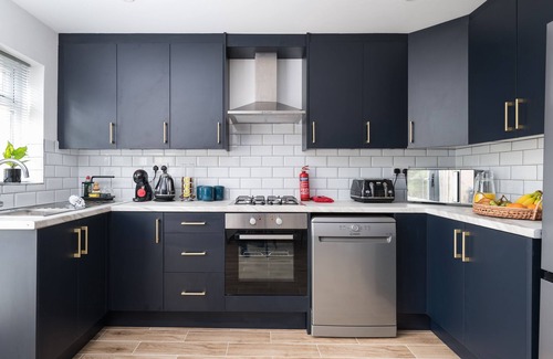Milton Keynes House | 4bed|Contractors|Long Stays