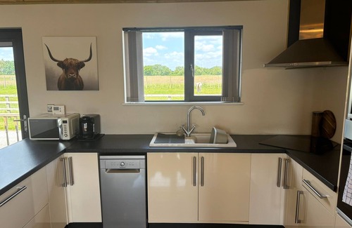Fangfoss Cabin | 4Bed Lodge Sleeps8-Pet Friendly-Hot Tub-Log Burner