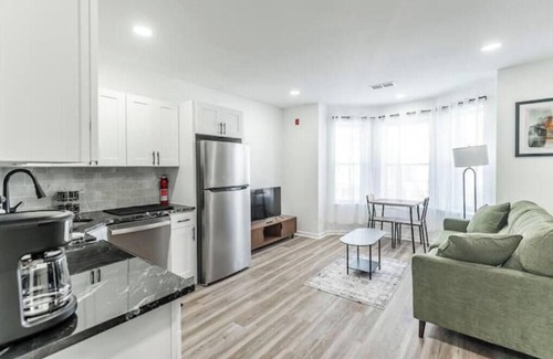 West Philadelphia House | 4BR/4BA Getaway – Near CHOP/combine