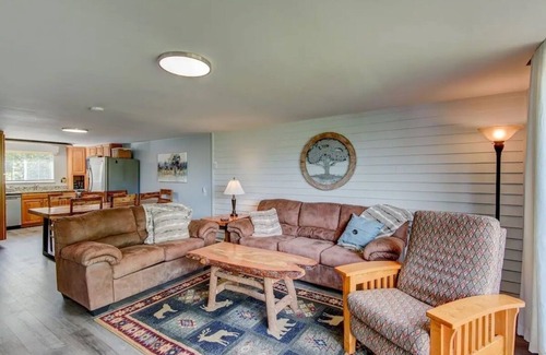 Sugar Mountain House | 4BR/4Bath Townhome w/AC, Walk to Ski, Golf, Tennis, Hiking and More!