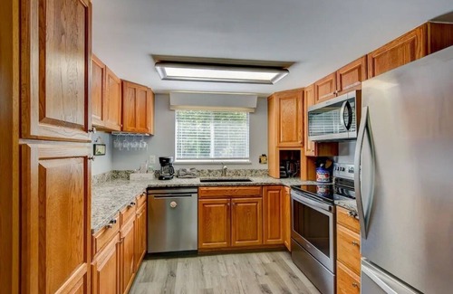 Sugar Mountain House | 4BR/4Bath Townhome w/AC, Walk to Ski, Golf, Tennis, Hiking and More!