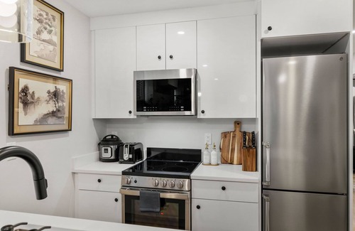 North End Apartment | 4BR Boston Home 5 minutes walk to Subway