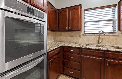 Rowlett House | 4BR Family&Pet Retreat|Pool/Spa, Lake Ray Hubbard