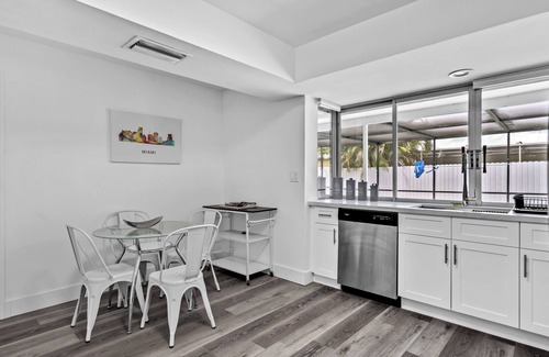 Miramar House | 4BR Getaway + Pool + Game Room, 18-mins to Oceann