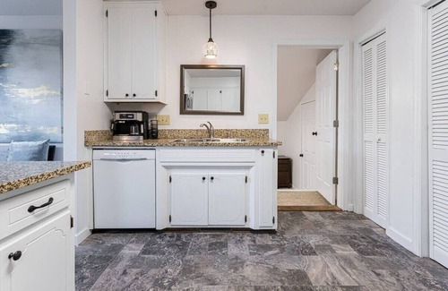 Royal Pines House | 4BR Home Minutes to DOWNTOWN, RAD & BILTMORE