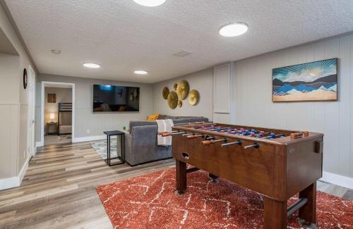 Dupont House | 4br Home W Backyard Hot Tub & Fire Pit