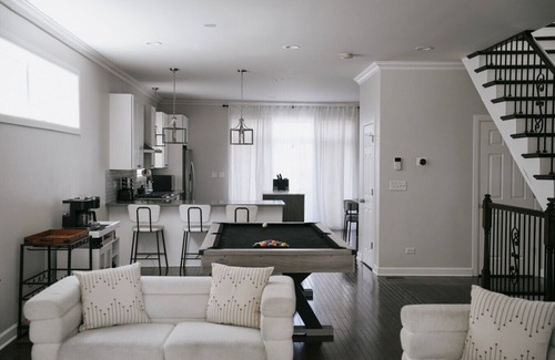 Belmont Cragin House | 4BR Home with Game Room: Chicago Leisure Escape