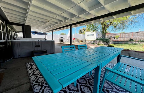 Bay Ho House | 4BR House Hot Tub BBQ near SeaWorld