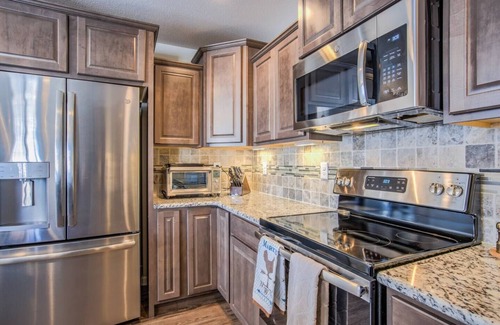 Northgate House | 4BR Modern Townhome Close to Usafa!