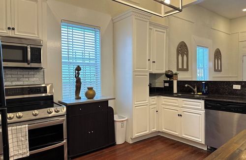 Milan House | 4BR Natural Beauty New Orleans Home - 7 Min to FQ