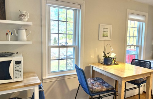 Newbury House | 4BR near Plum Island & Historic Newburyport, sleeps 8