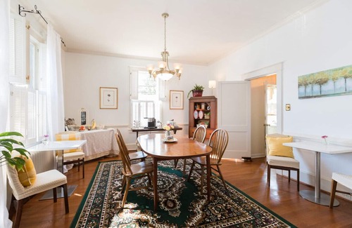 West Fairfax House | 4BR Retreat Near Wineries, Weddings & Hiking