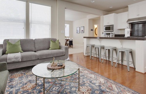 Dublin Apartment | 4BR Single-Family Home in Dublin Near Parks