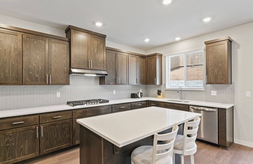 Bull Mountain House | 4BR Spacious Home｜Wifi｜Pet friendly｜EV Charger｜Garage #42375