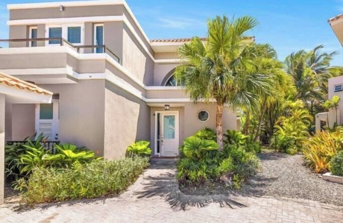 Dorado Pueblo House | 4BR Spectacular Waterfall Villa @ Dorado beach