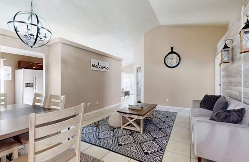 Florida Pines House | 4BR Sunny Paradise near Disney World
