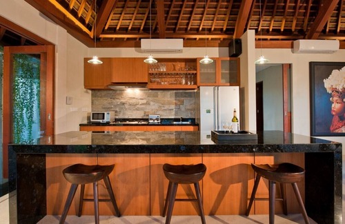 Batubelig Villa | 4BR VILLA SEMINYAK BALI NEAR BEACH