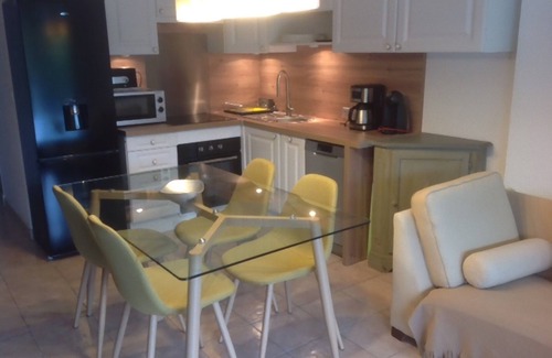Le Dramont Apartment | 4pers St Raphaël vue mer+Esterel au pied. garage park WIFI Ch+2superposés+canapé