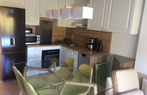 Le Dramont Apartment | 4pers St Raphaël vue mer+Esterel au pied. garage park WIFI Ch+2superposés+canapé