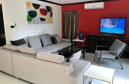 North Pattaya Villa | 4poolvillas