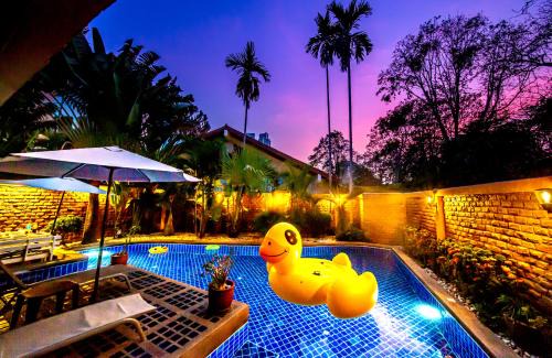 North Pattaya Villa | 4poolvillas