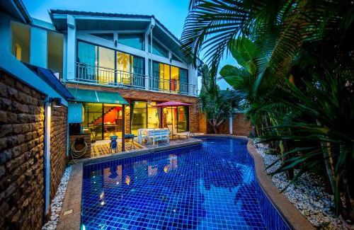 North Pattaya Villa | 4poolvillas