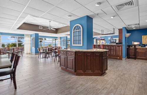 Crescent Beach Condo | 4th floor oceanfront condo w/central AC, balcony, shared pool, shared hot tub