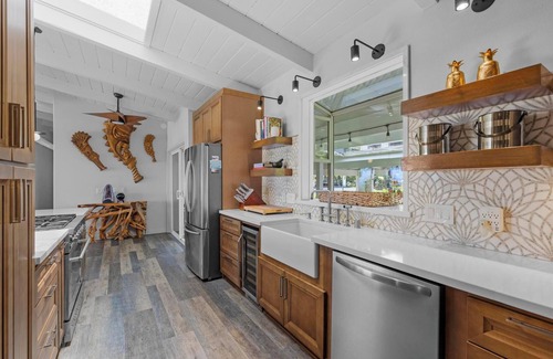 Pahoa Villa | 5-Acre Gated Retreat – Heated Pool & Spa, Horses, Orchard & Sweeping Ocean Views