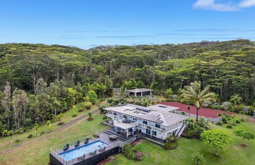 Pahoa Villa | 5-Acre Gated Retreat – Heated Pool & Spa, Horses, Orchard & Sweeping Ocean Views
