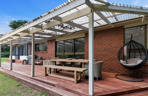 Fingal House | 5 Acre Home at St Andrews Beach with Spa